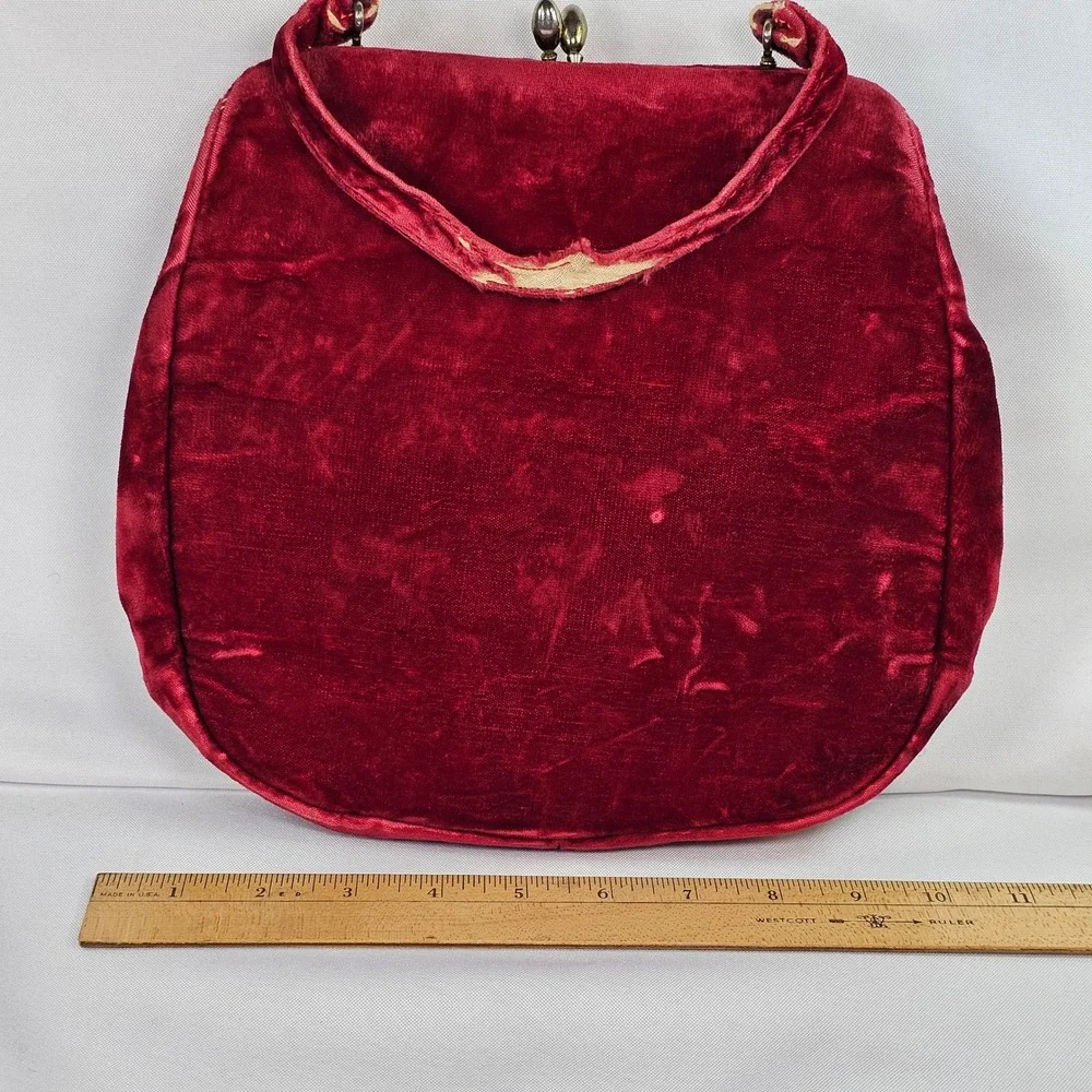 Vintage 40s Red Velvet‎ Kiss Lock Handbag Evening Bag Top Handle Red Distressed